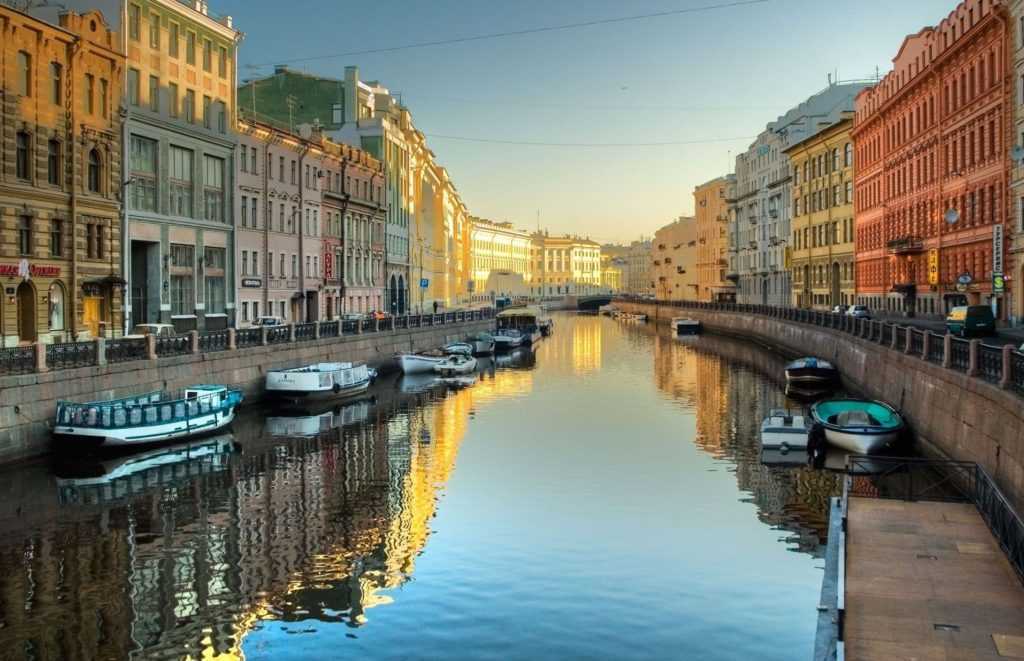 Водные прогулки по Петербургу